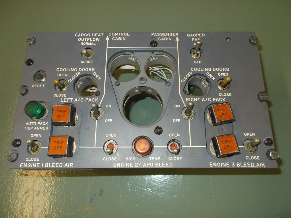 727-200 Pneumatics Panel
