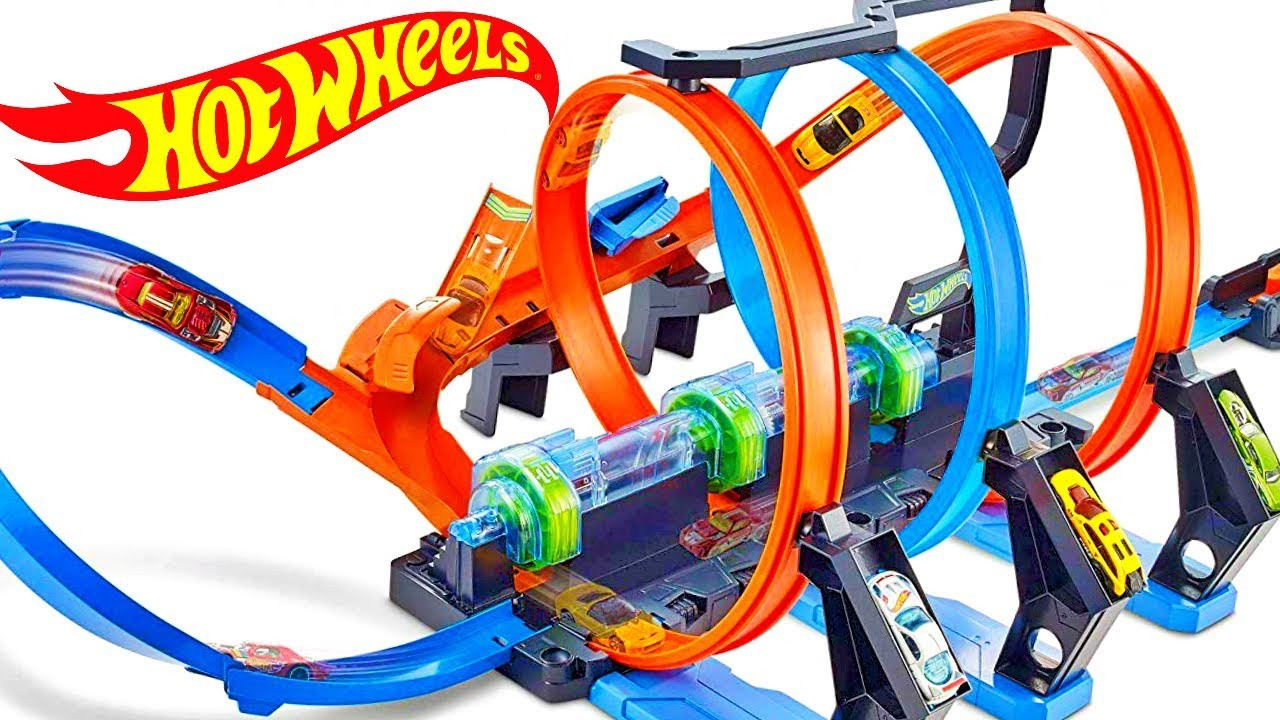 Hot Wheels Corkscrew Crash Track Set