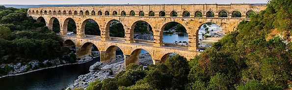 Pont_du_Gard_BLS.jpg