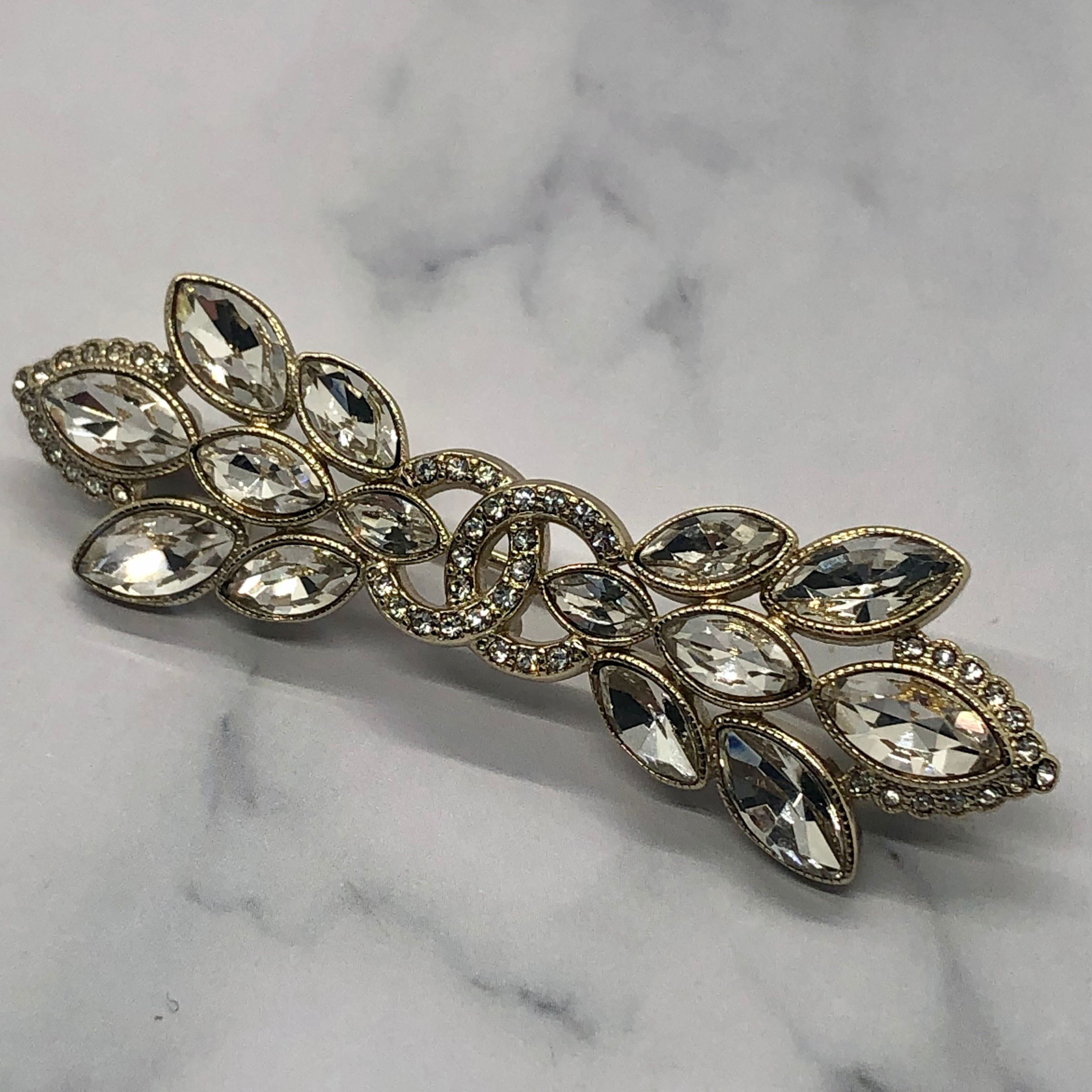 CHANEL CC Rhinestone Brooch Pin - Pre owned