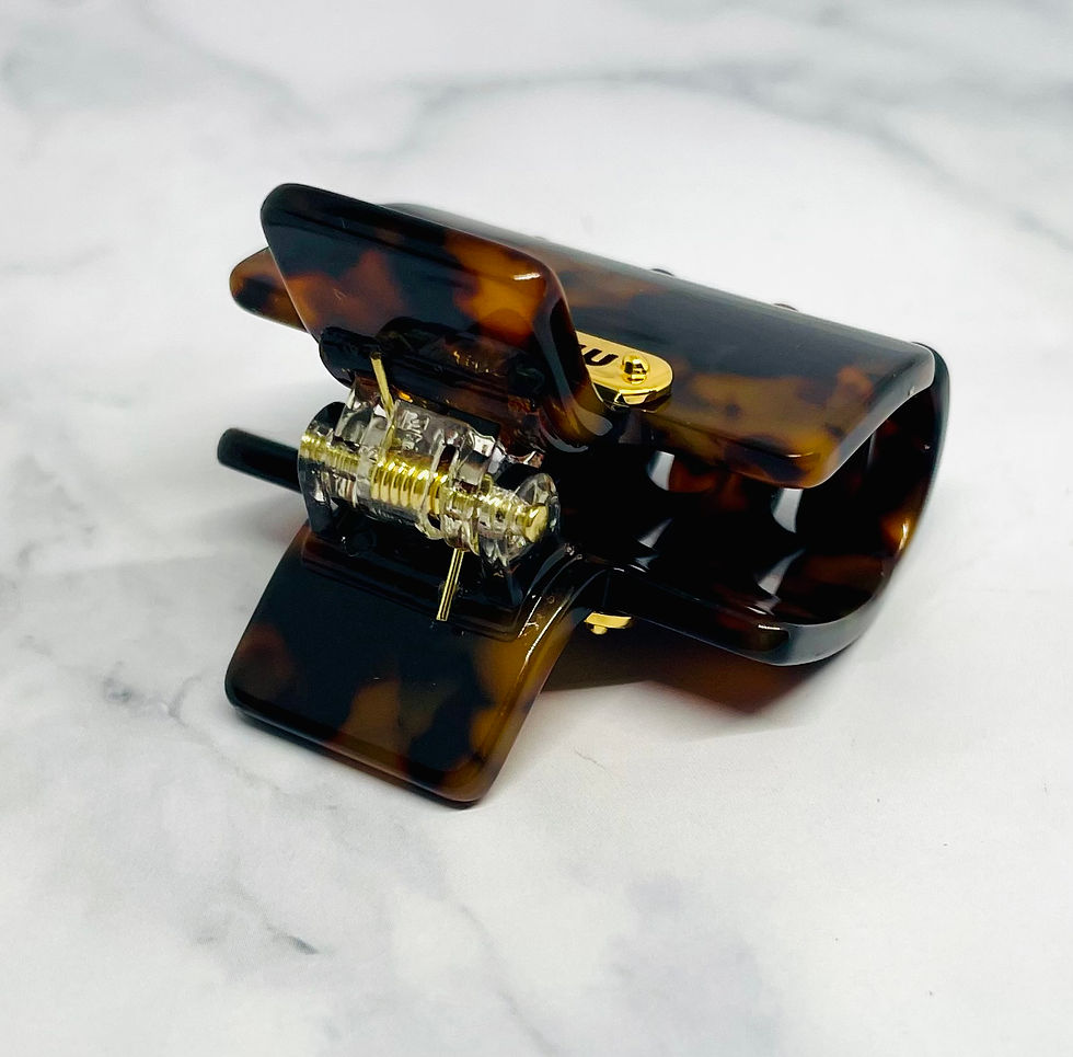 Thumbnail: MIU MIU Tortoise Hair Claw Clip - Pre owned