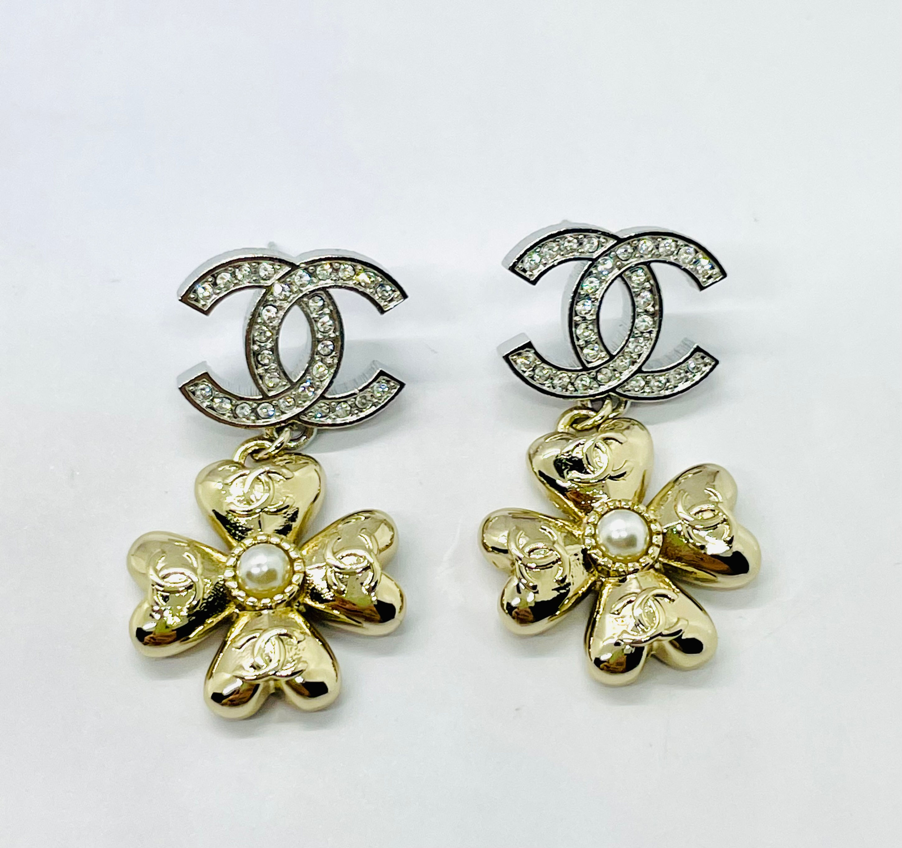 CHANEL CC Rhinestone Floral Pendant Earrings - Pre owned