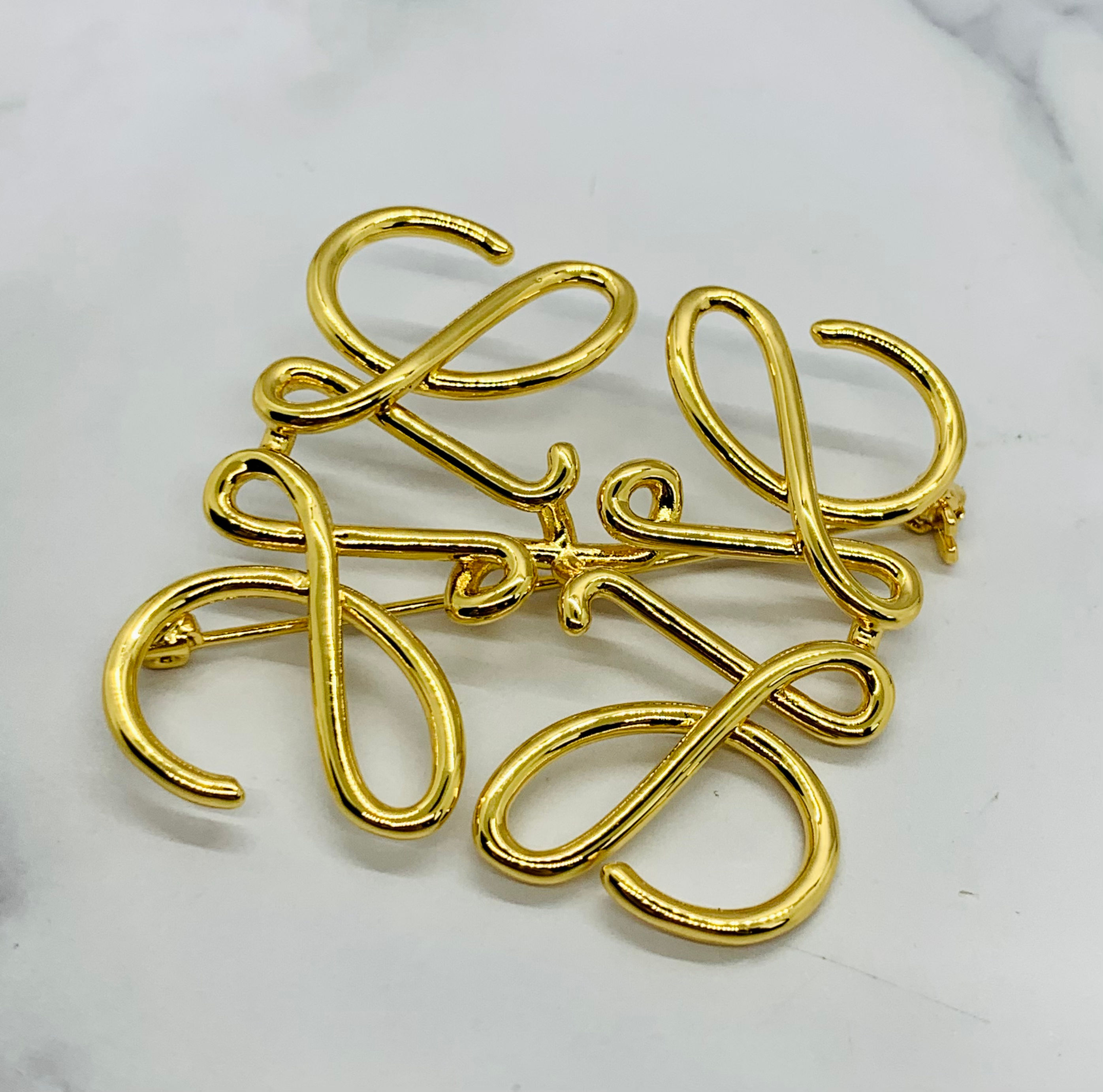 LOEWE Gold Wire Monogram Brooch Pin - Pre owned / MK6408