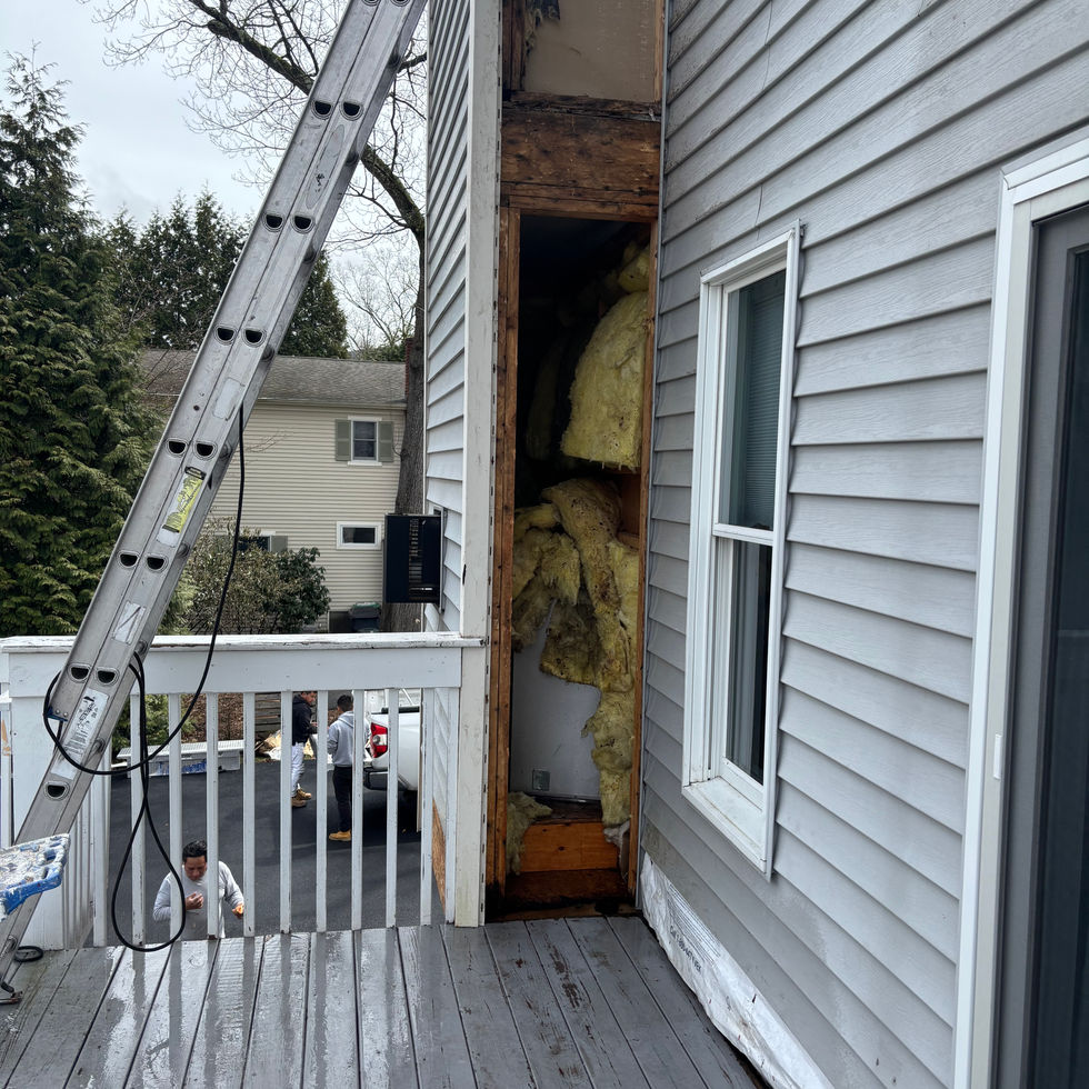 Vinyl siding and deck renovation in Middletown NY – exterior home improvement by Shaping Houses.