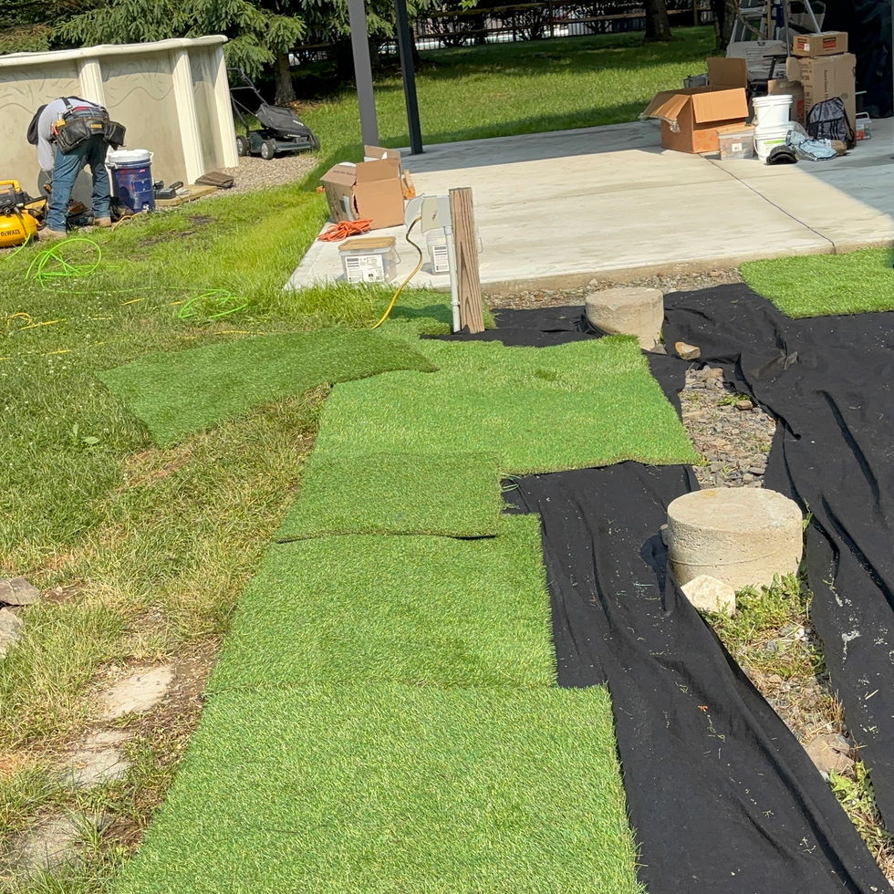Trex deck with aluminum railings in Rockland County NY – custom outdoor deck by Shaping Houses.