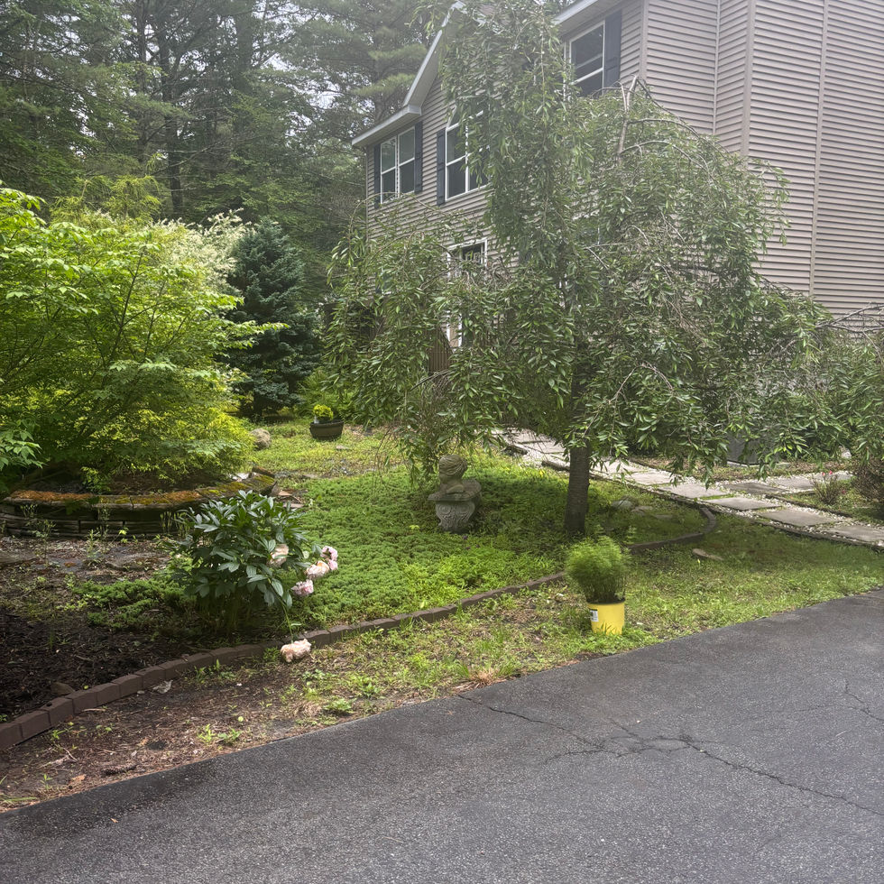 Custom cedar deck with ramp in Orange County NY – outdoor wood deck design by Shaping Houses.