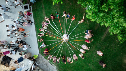 Ronde de rubans mariés par un photographe vidéaste Grenoble