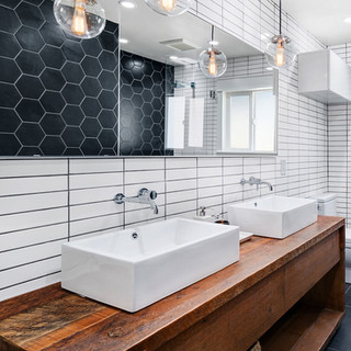 modern rustic bathroom decor