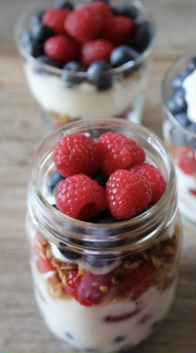 Berry and oats yogurt parfait.