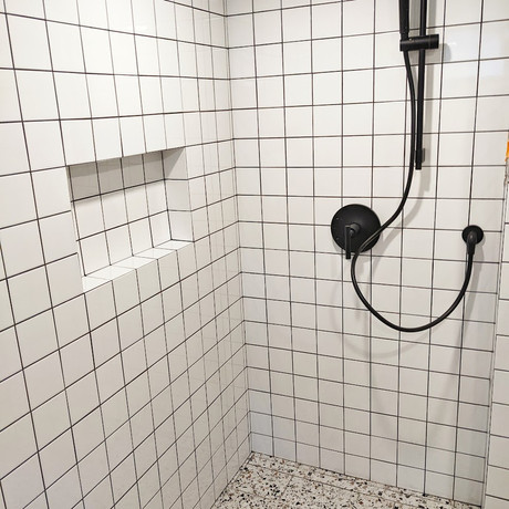 West Island Bathroom Renovation. Custom renovations with high quality by Montreal Contractors.