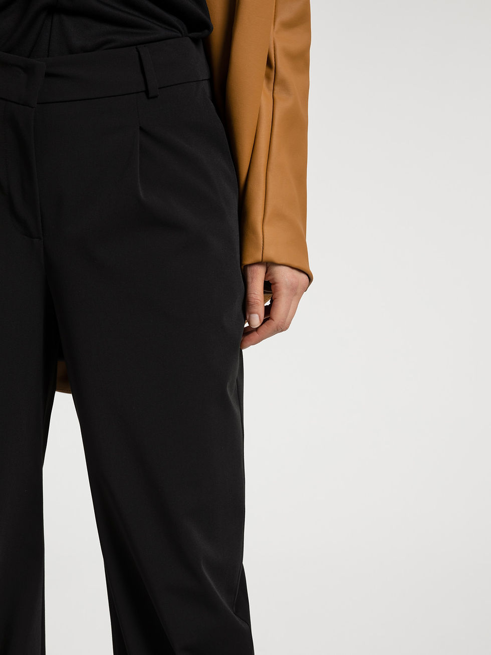 Thumbnail: Curved trousers