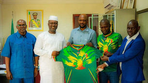 CAN 2024 : Les maillots des Aigles officiellement remis au ministre des Sports
