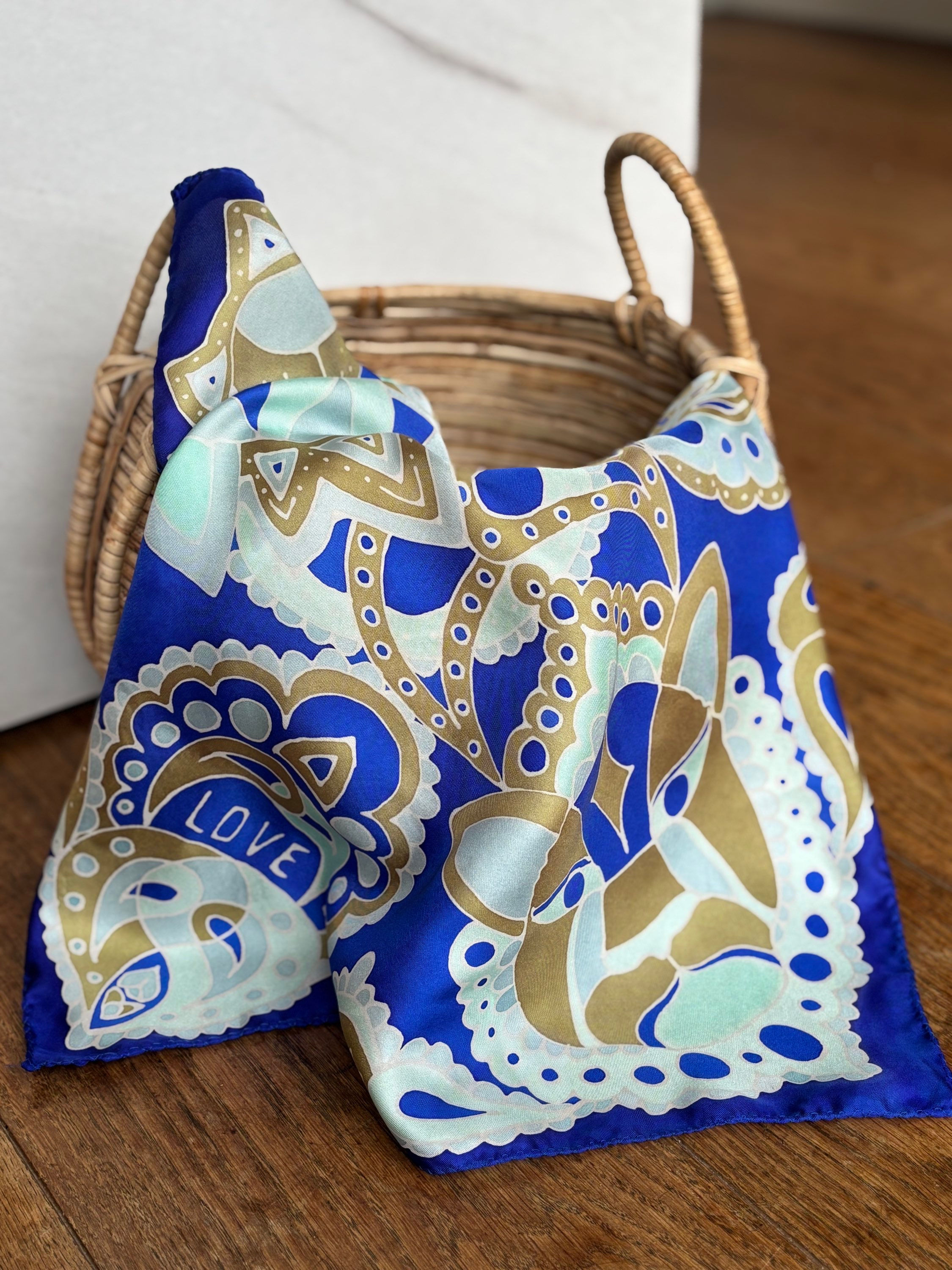 Mini carré de soie lion queen 