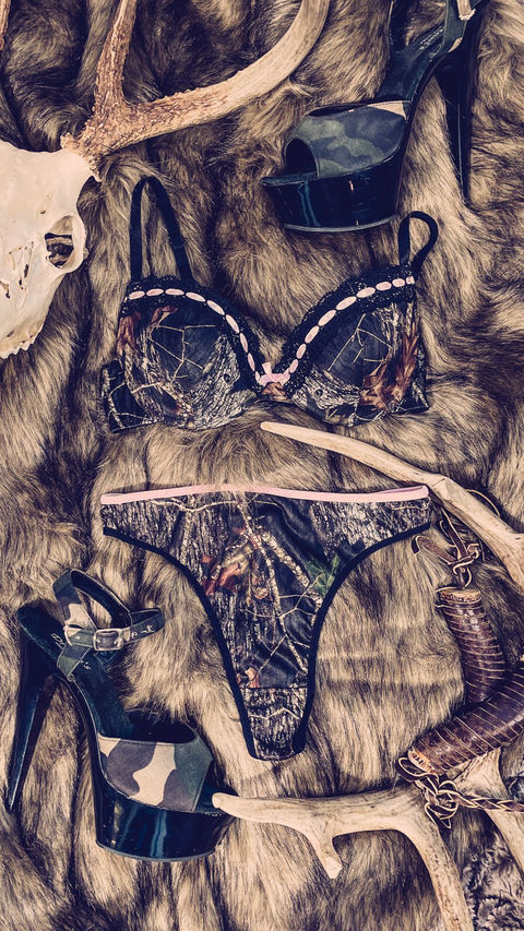 Boudoir Photo Shoot MN WW Hunting2011.jpg