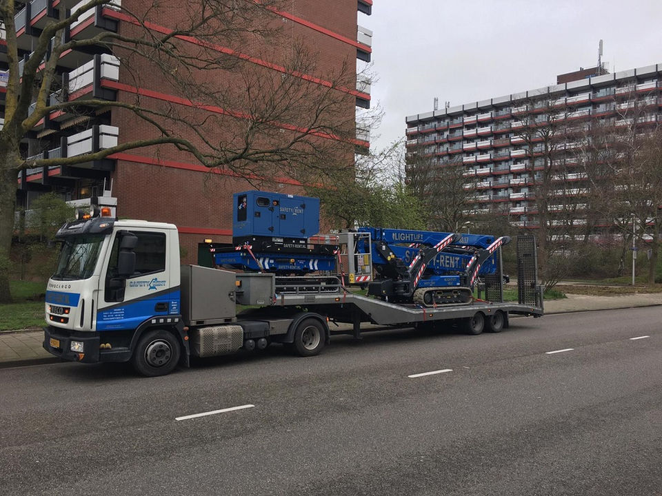 iveco-safety-lift.jpg