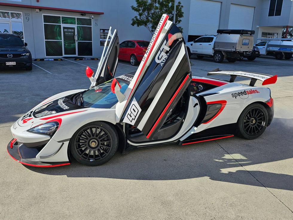 MCLAREN _VEHICLE WRAPPING_COMPANY BRANDING_FLEET BRANDING_LARGE FORMAT PRINTING_FULL VEHICLE WRAP _GRAPHTEQ_1