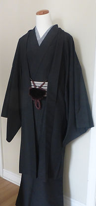 M01Black