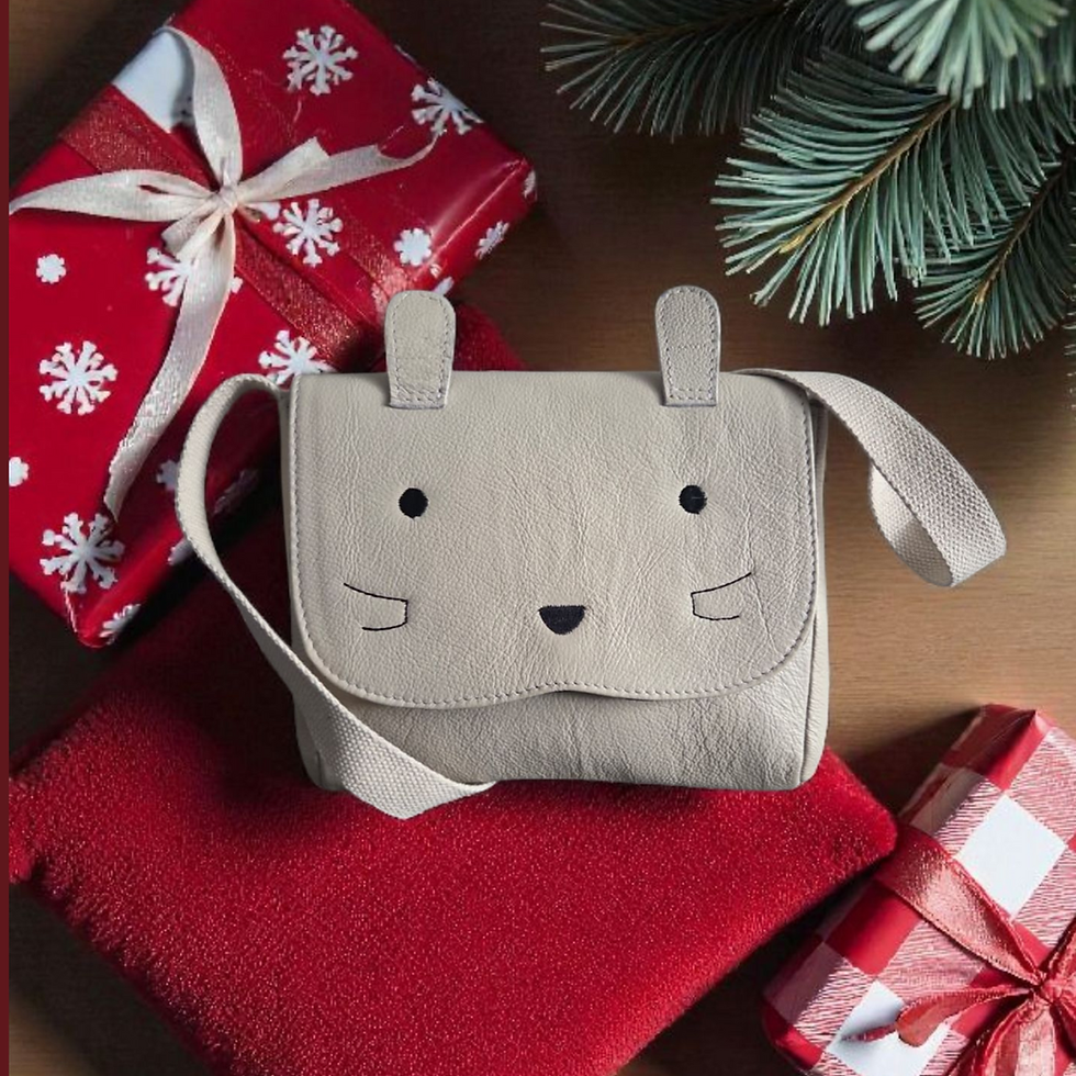 Thumbnail: Pawsh Pouch: Unique Leather Handbag – Kid-Friendly and Adult-Approved