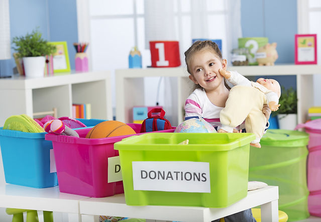 sellers donate girl.jpeg