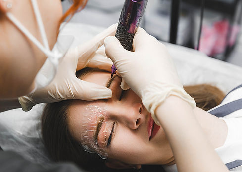 cosmetologist-applies-permanent-makeup-eyebrows-eyebrow-tattoo-eyebrow-perm-4.jpg