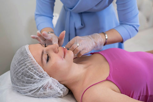 aesthetic-treatment-progress-with-injection-improve-appearance-trust-client-2.jpg