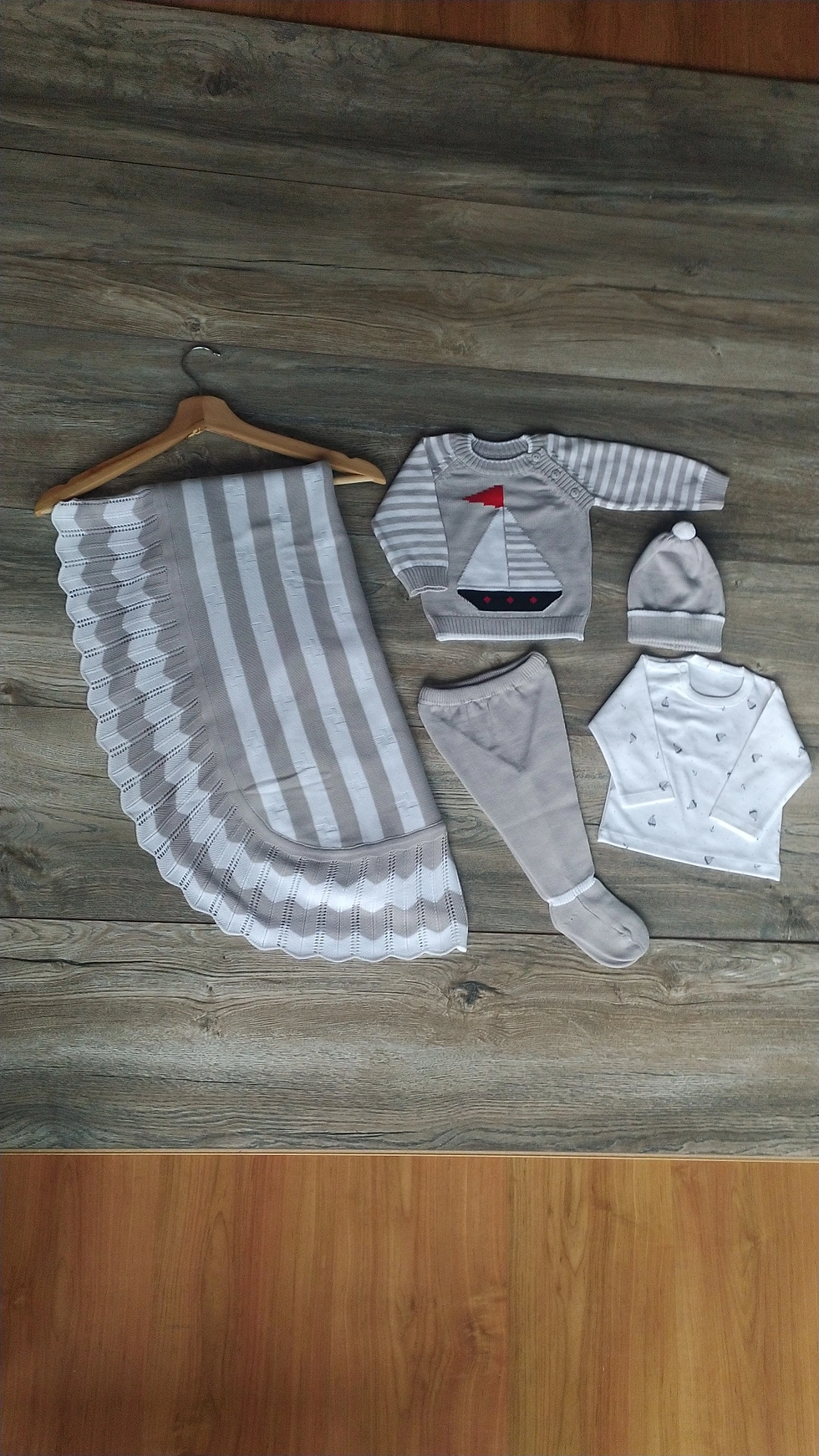 Miniatura: Conjunto velero gris 