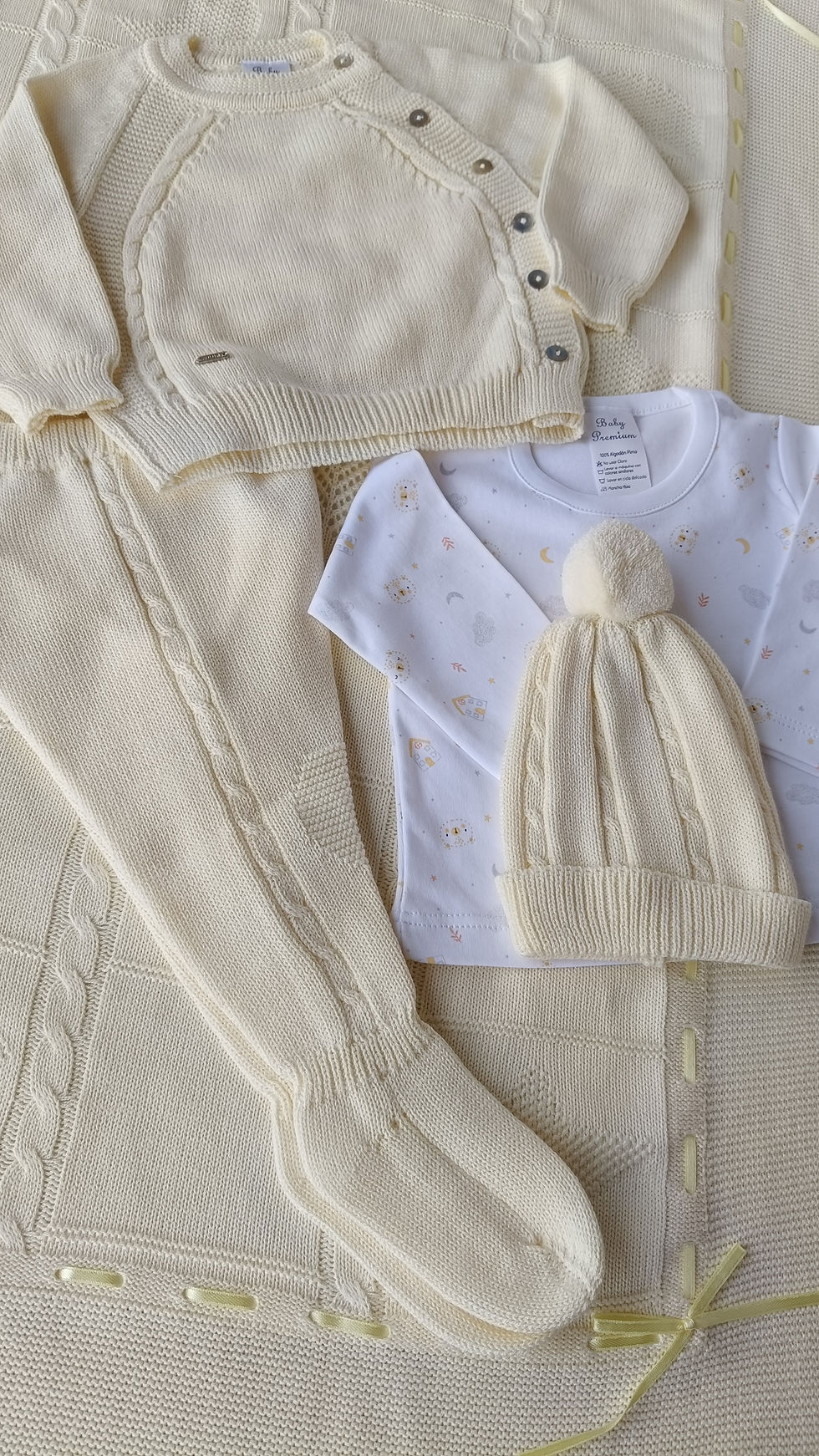 Miniatura: Conjunto Maximiliano Amarillo 