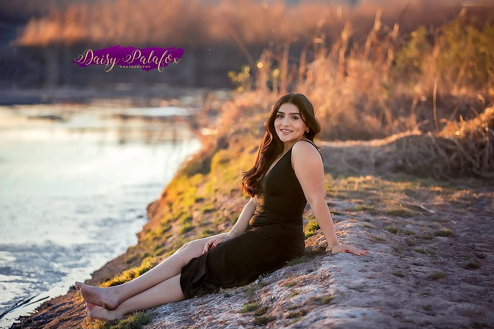 PreBlackFriday Sale 30min Custom Senior/Graduate Portraits
