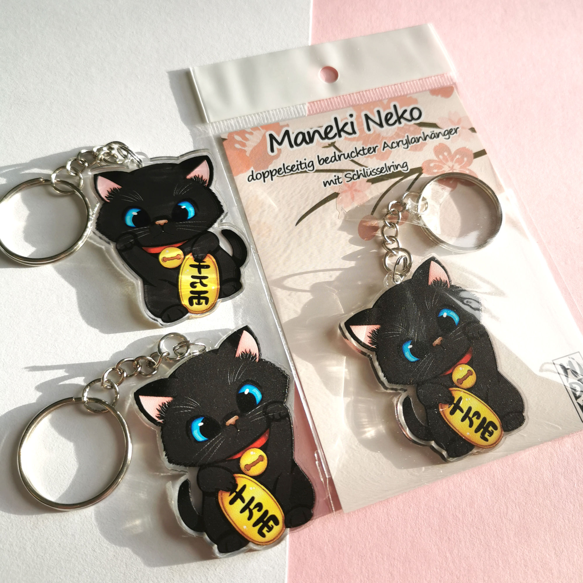 schwarze Maneki Neko Acryl Anhänger