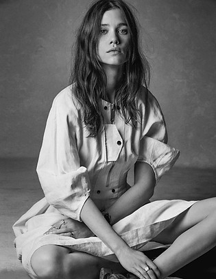 astrid-berges-frisbey-l-express-style-fe