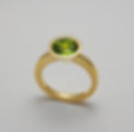 bague vase or jaune et péridot