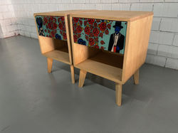 Bedside pedestal tables