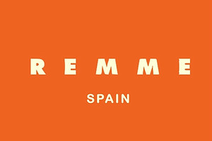 REMME レメ はシンプルなデザインと、足に優しい履き心地がポイントの靴(シューズ)を作るブランドです。