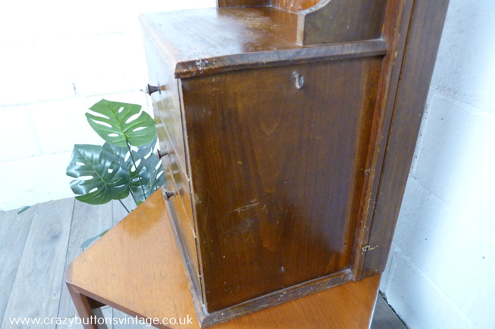 Thumbnail: Rawl plug shop display cabinet