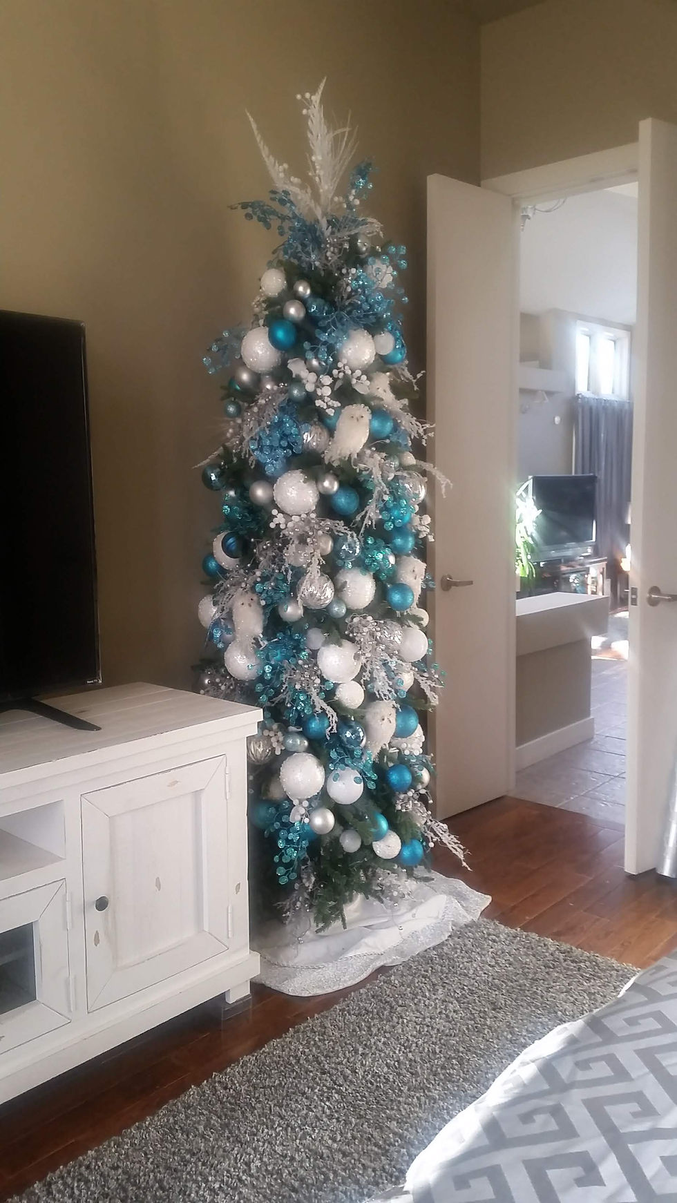 Christmas Presence Decor