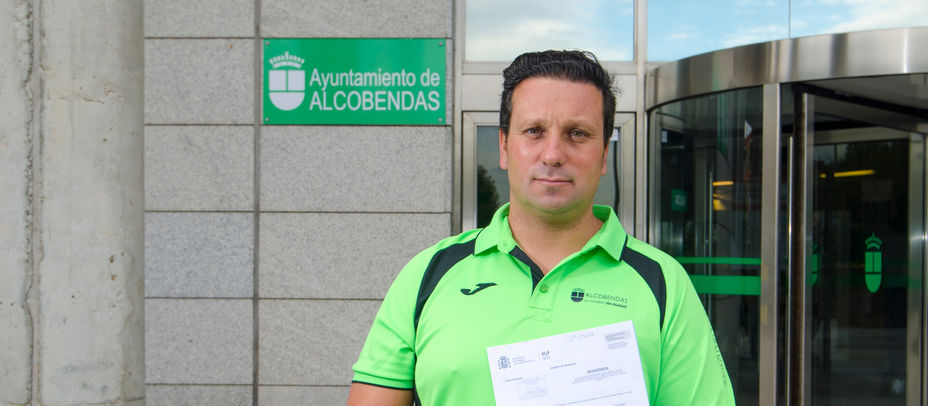 Un interino rompe a llorar en mitad del pleno municipal