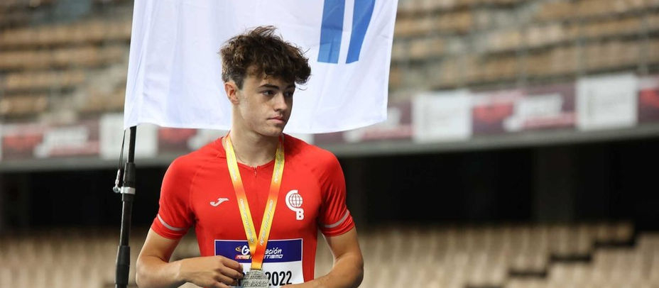 Astor Snaider, del Club Deportivo Base, compite en el Europeo de Atletismo sub-18