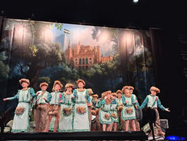 Una comparsa del Carnaval de Cádiz canta "yo tengo un amigo en Alcobendas"  