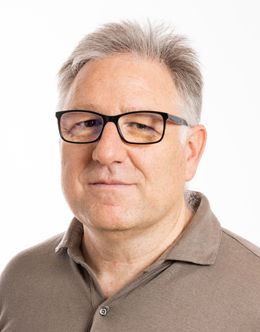 "Más ambulancias, menos cuidados: la paradoja de Semura de Alcobendas con la tercera edad"