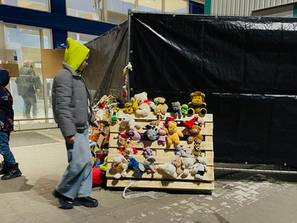 Las dos caras de la guerra: la solidaridad esperanzadora y el miedo atroz