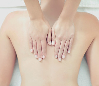 Massage relaxant du dos