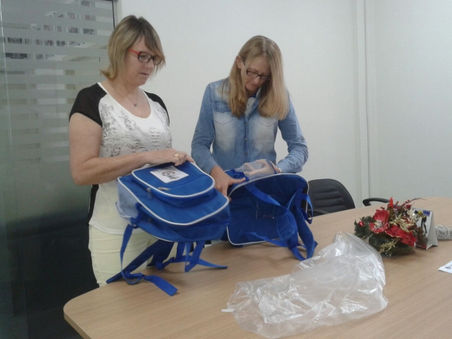 OSBr acompanha entrega de mochilas em Guabiruba