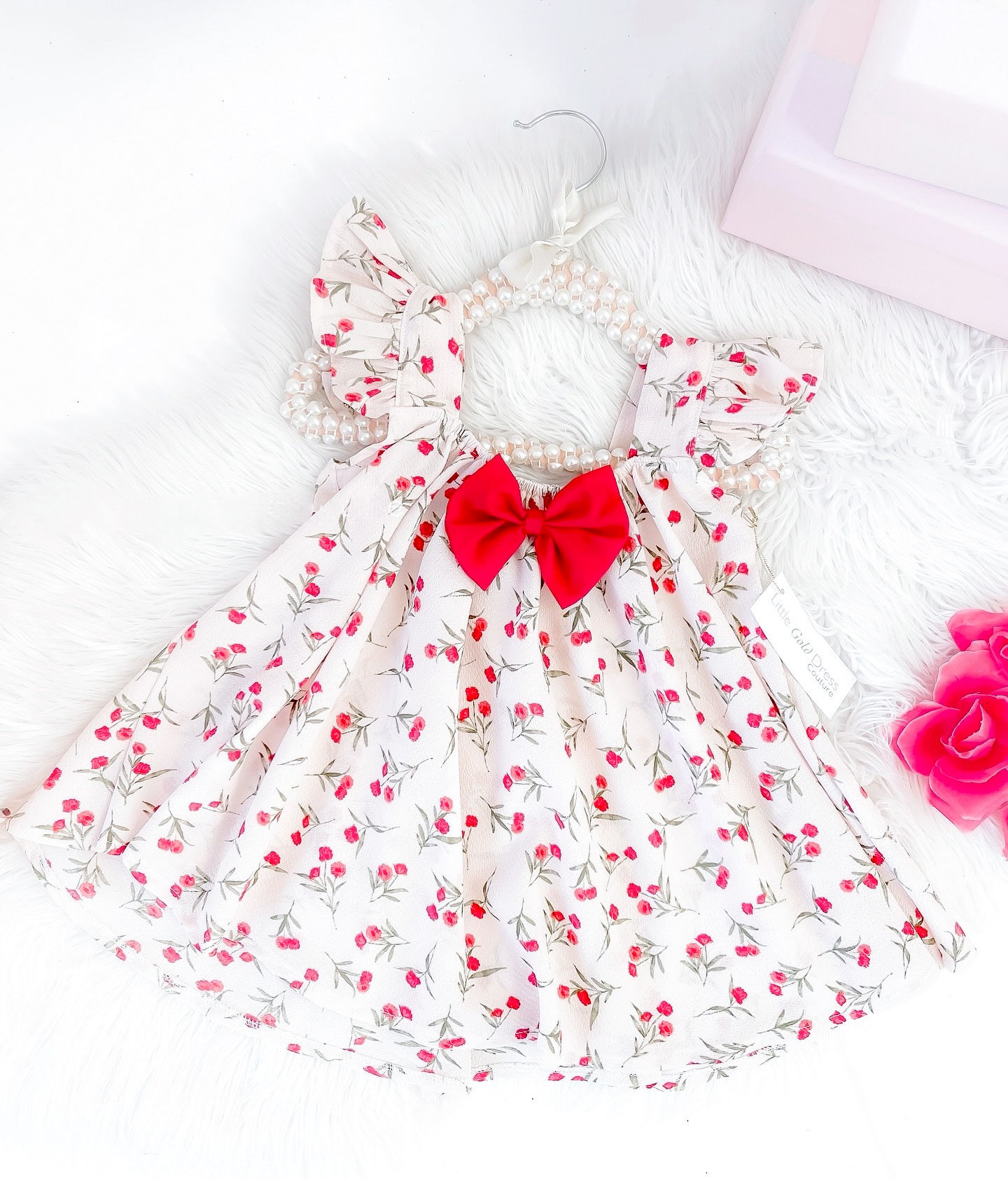 Vestido clásico estampado con rosas
