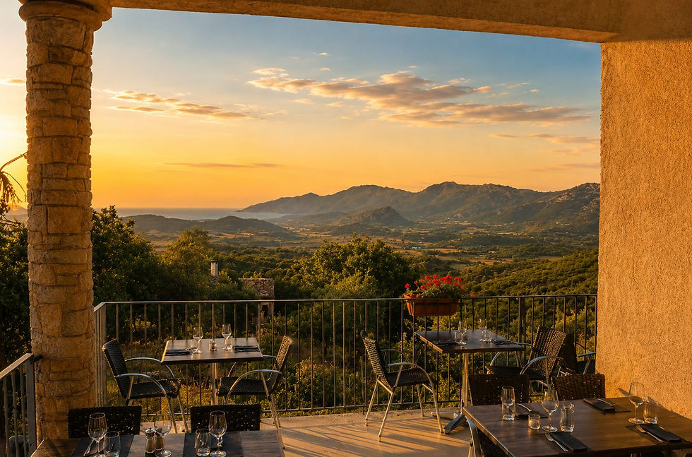 Terrasse panoramique du restaurant I Fratelli à Rapale au coucher du soleil