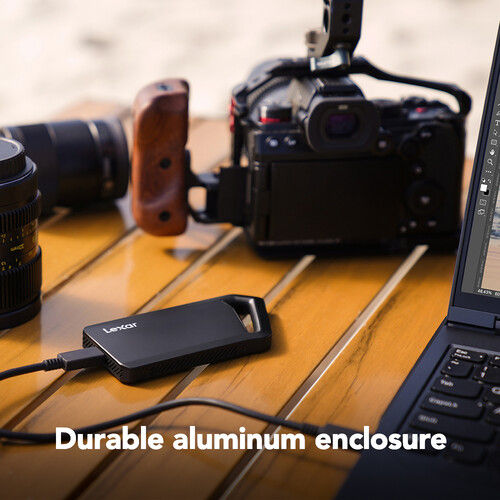 Miniature : Lexar Professional SL600 1TB portable SSD being stored in a laptop sleeve for everyday mobile use