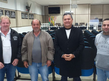 Presidente Cezar Santos recebe vereador de Blumenau