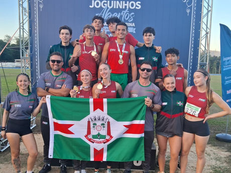 Atletismo de São Bento do Sul faz história nos Joguinhos Abertos de Santa Catarina com sete medalhas e recorde da competição