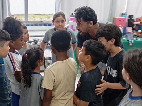 Projeto "Panaceia nas Periferias" Transforma a Realidade de Jovens nas Escolas Públicas