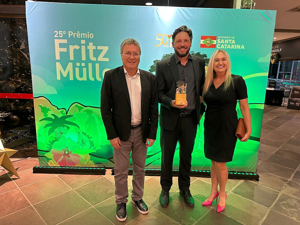 Samae recebe prêmio Fritz Müller