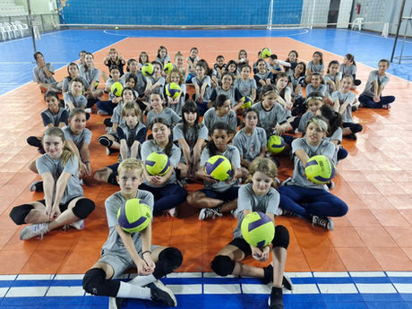 Projeto Voleibol para Sempre reúne 367 crianças e adolescentes em São Bento do Sul
